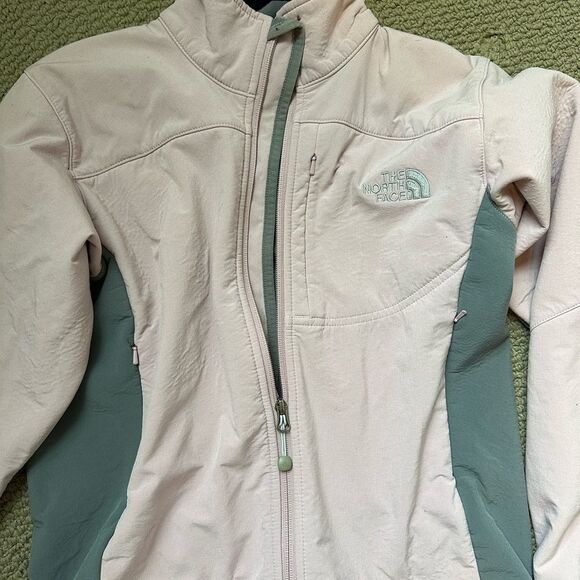 The North Face Women's Light Pink and Gray Ski Jacket - Picture 2 of 3